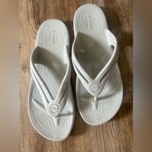 Crocs, iconic comfort, flip-flops, gray women’s 9 very good condition - Picture 4 of 10